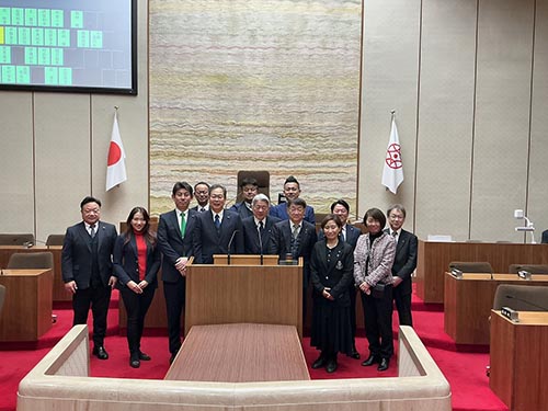 四日市市議会議場