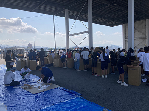 三津浜花火大会ゴミ箱用段ボール組立①