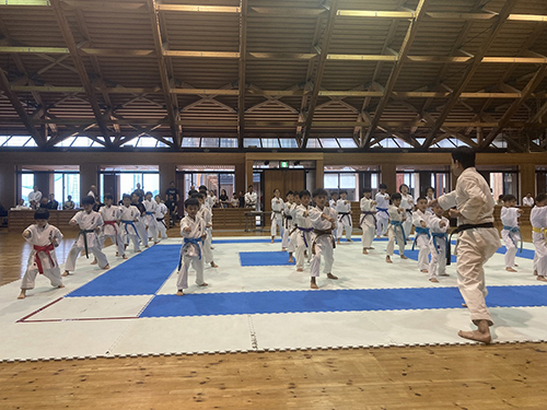 賢友流空手道真誠館競技大会準備運動